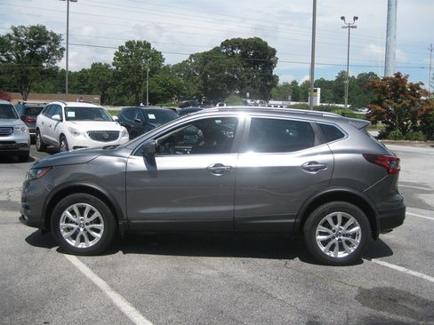 Used 2021 Nissan Rogue Sport SV FWD image 4