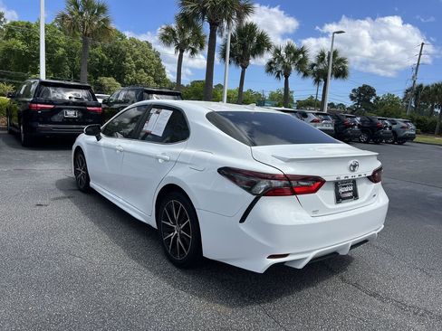 Used 2023 Toyota Camry SE FWD image 8