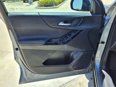 Used 2025 Chevrolet Equinox LT FWD image 13
