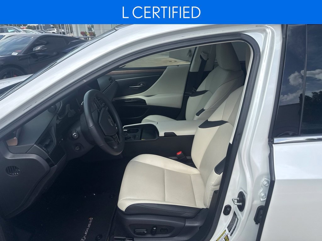 Used 2025 Lexus ES 350 w/ Premium Package FWD image 2