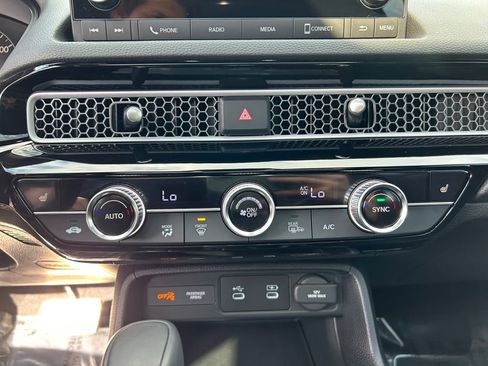 Used 2025 Honda Civic Sport image 36