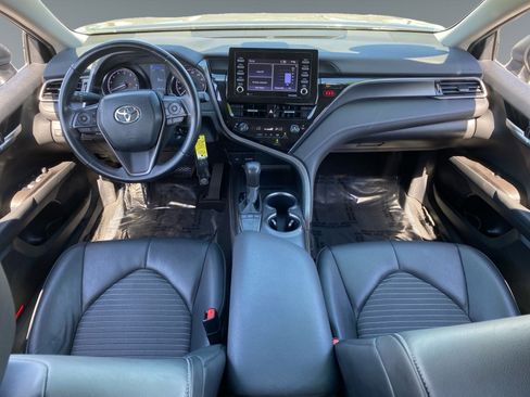 Used 2024 Toyota Camry SE image 10