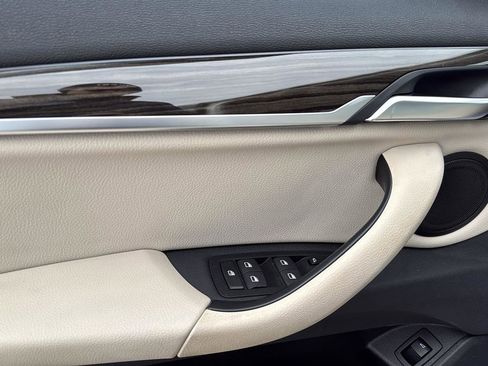 Used 2022 BMW X1 xDrive28i w/ Premium Package image 12