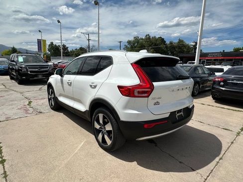 Used 2019 Volvo XC40 T5 Momentum AWD/4WD image 5