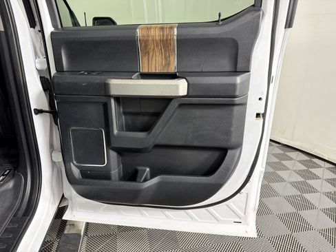 Used 2020 Ford F150 Lariat RWD image 14