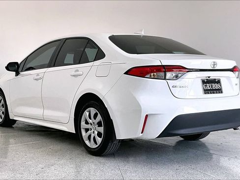 Used 2026 Toyota Corolla LE FWD image 15