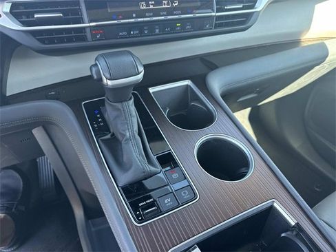 Used 2024 Toyota Sienna XLE image 24