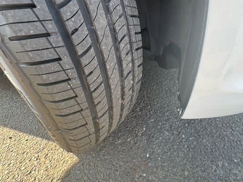 Used 2013 Chrysler 300 image 20