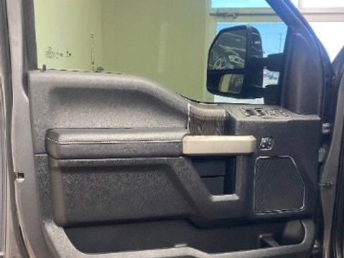 Used 2021 Ford F250 Lariat image 24