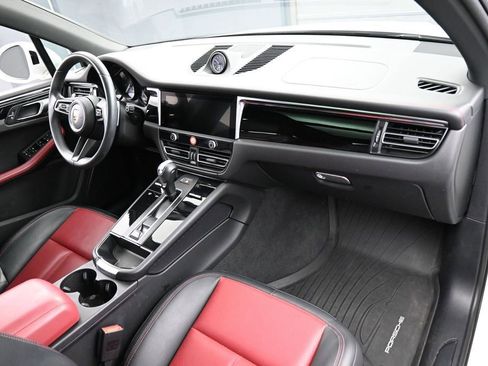 Certified 2023 Porsche Macan Turbo AWD/4WD image 30