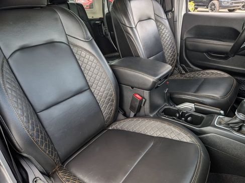 Used 2021 Jeep Wrangler Unlimited Sahara AWD/4WD image 31