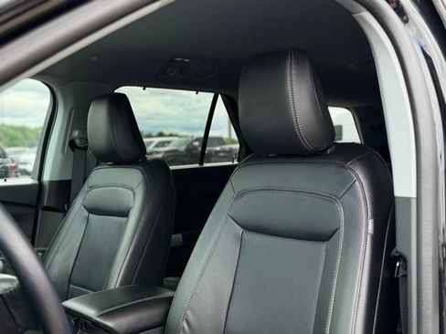 Used 2023 Ford Explorer Limited w/ Hybrid Equipment Group 310A AWD/4WD image 14