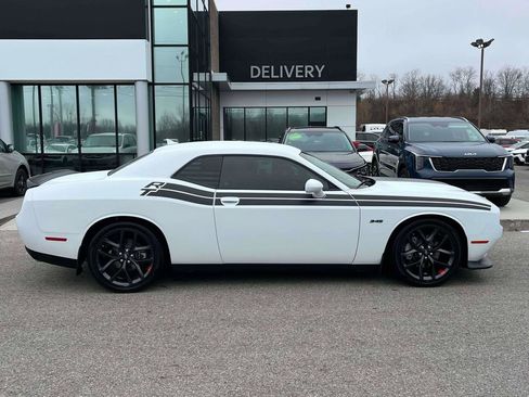 Used 2023 Dodge Challenger R/T w/ Blacktop Package image 21