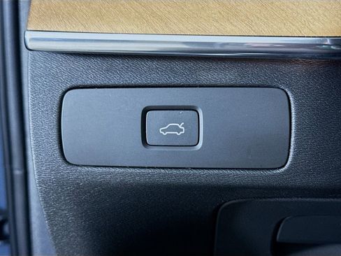 Certified 2023 Volvo XC90 B6 Plus w/ Protection Package Premier AWD/4WD image 10