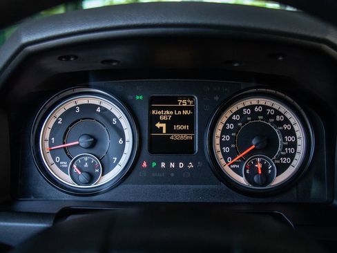 Used 2017 RAM 1500 Express AWD/4WD image 14
