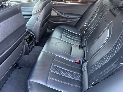 Used 2021 BMW M550i xDrive w/ Executive Package AWD/4WD image 25