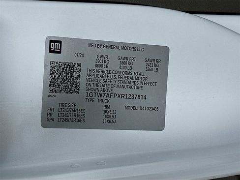 Used 2024 GMC Savana 2500 w/ Driver Convenience Package image 29