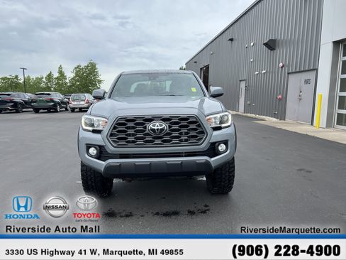 Used 2021 Toyota Tacoma TRD Off-Road AWD/4WD image 2