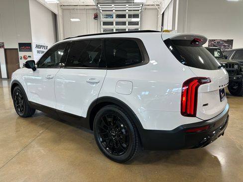 Used 2022 Kia Telluride SX w/ Nightfall Edition Package image 6