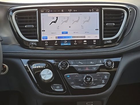 New 2026 Chrysler Pacifica Select w/ S Appearance Package image 34