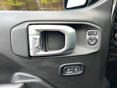 Used 2023 Jeep Gladiator Rubicon w/ Trailer Tow Package image 15