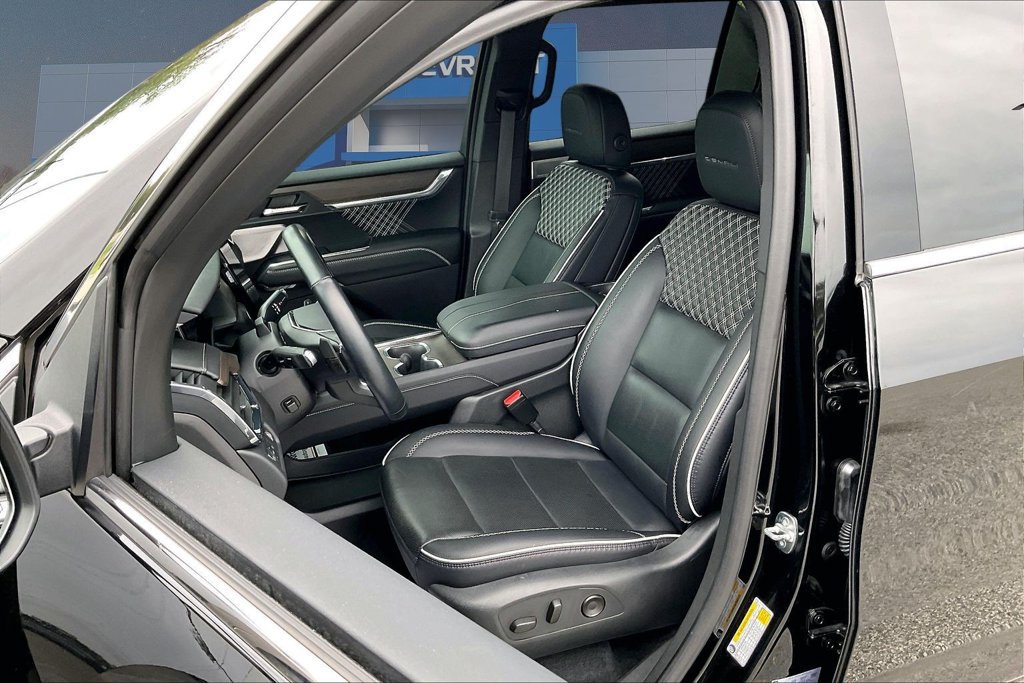 Used 2025 GMC Acadia Denali w/ Super Cruise Package FWD image 24