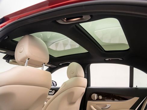 Used 2023 Mercedes-Benz E 350 4MATIC Sedan image 17