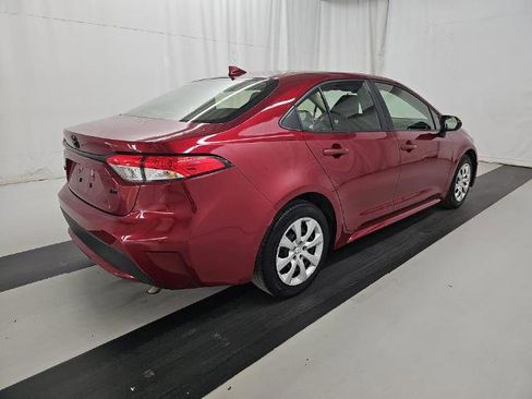 Used 2022 Toyota Corolla LE FWD image 4