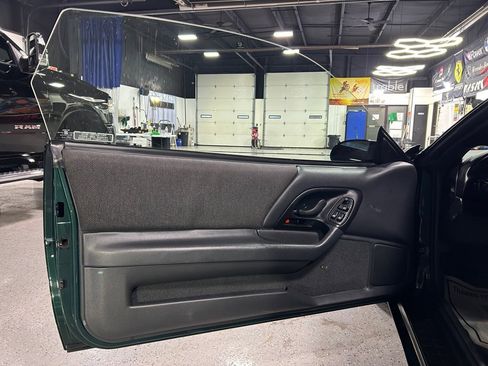 Used 1994 Chevrolet Camaro Z28 image 12