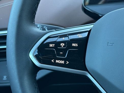 Used 2023 Volkswagen ID.4 Pro image 27