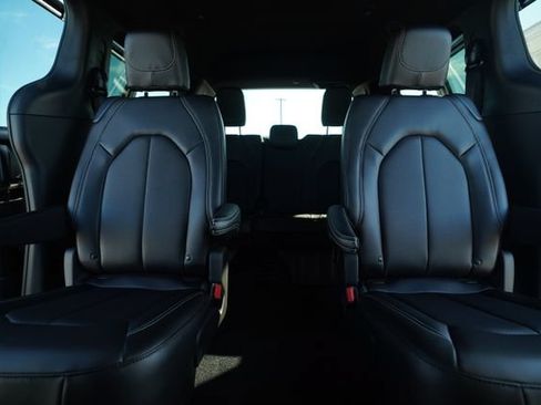 New 2026 Chrysler Pacifica Select FWD image 31