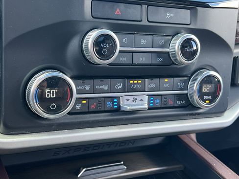 Used 2023 Ford Expedition Max Limited image 21