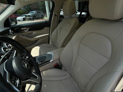 Used 2022 Mercedes-Benz GLC 300 image 21