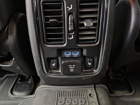 Used 2021 Jeep Grand Cherokee Overland image 33