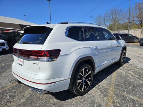 Used 2025 Volkswagen Atlas SEL Premium R-Line image 4