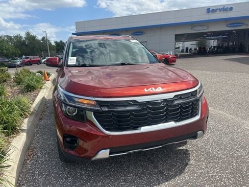 Used 2024 Kia Seltos S image 2