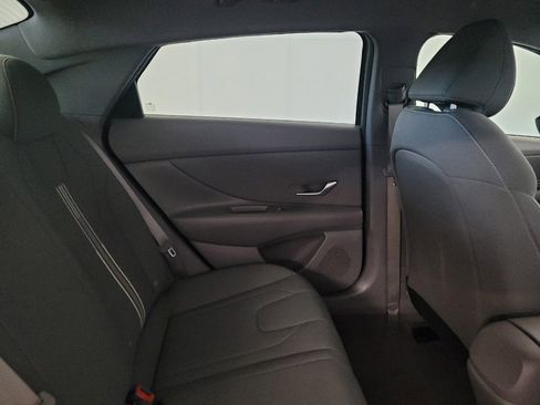 Used 2023 Hyundai Elantra SEL w/ Convenience Package FWD image 19