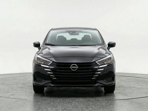 Used 2025 Nissan Versa SV FWD image 2