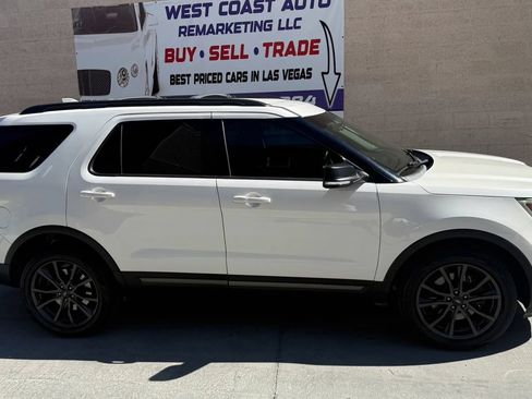 Used 2017 Ford Explorer XLT w/ Equipment Group 202A AWD/4WD image 3