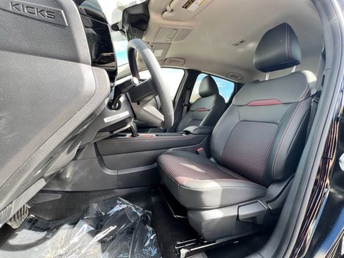 New 2025 Nissan Kicks SR image 13