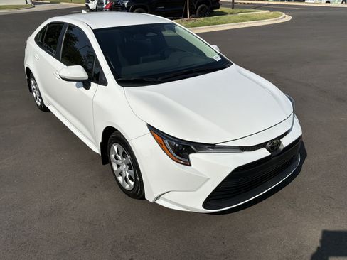 Used 2026 Toyota Corolla LE FWD image 2