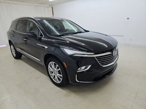 Used 2023 Buick Enclave Essence w/ Experience Buick Package image 15