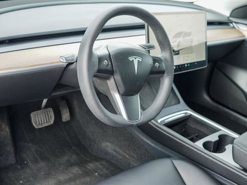 Used 2023 Tesla Model 3 Standard Range RWD image 9