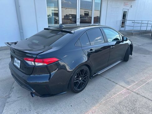Used 2022 Toyota Corolla SE FWD image 2