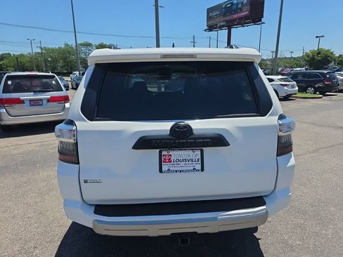 Certified 2023 Toyota 4Runner TRD Off-Road AWD/4WD image 5