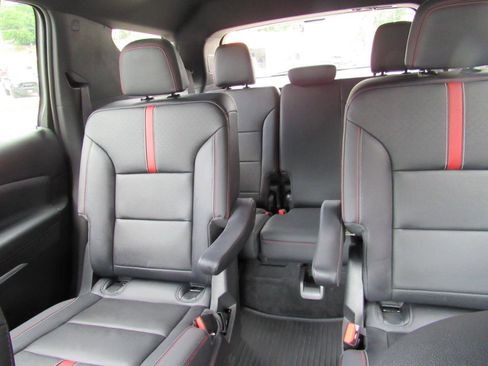 Used 2025 Chevrolet Traverse RS w/ LPO, Floor Liner Package AWD/4WD image 8
