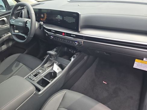 New 2026 Kia Sorento S FWD image 11