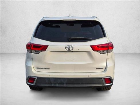 Used 2019 Toyota Highlander Limited FWD image 6