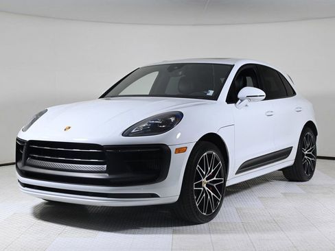 Certified 2022 Porsche Macan GTS image 1