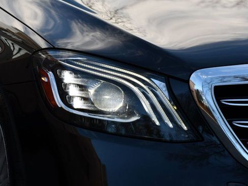 Used 2018 Mercedes-Benz S 560 4MATIC Sedan image 19